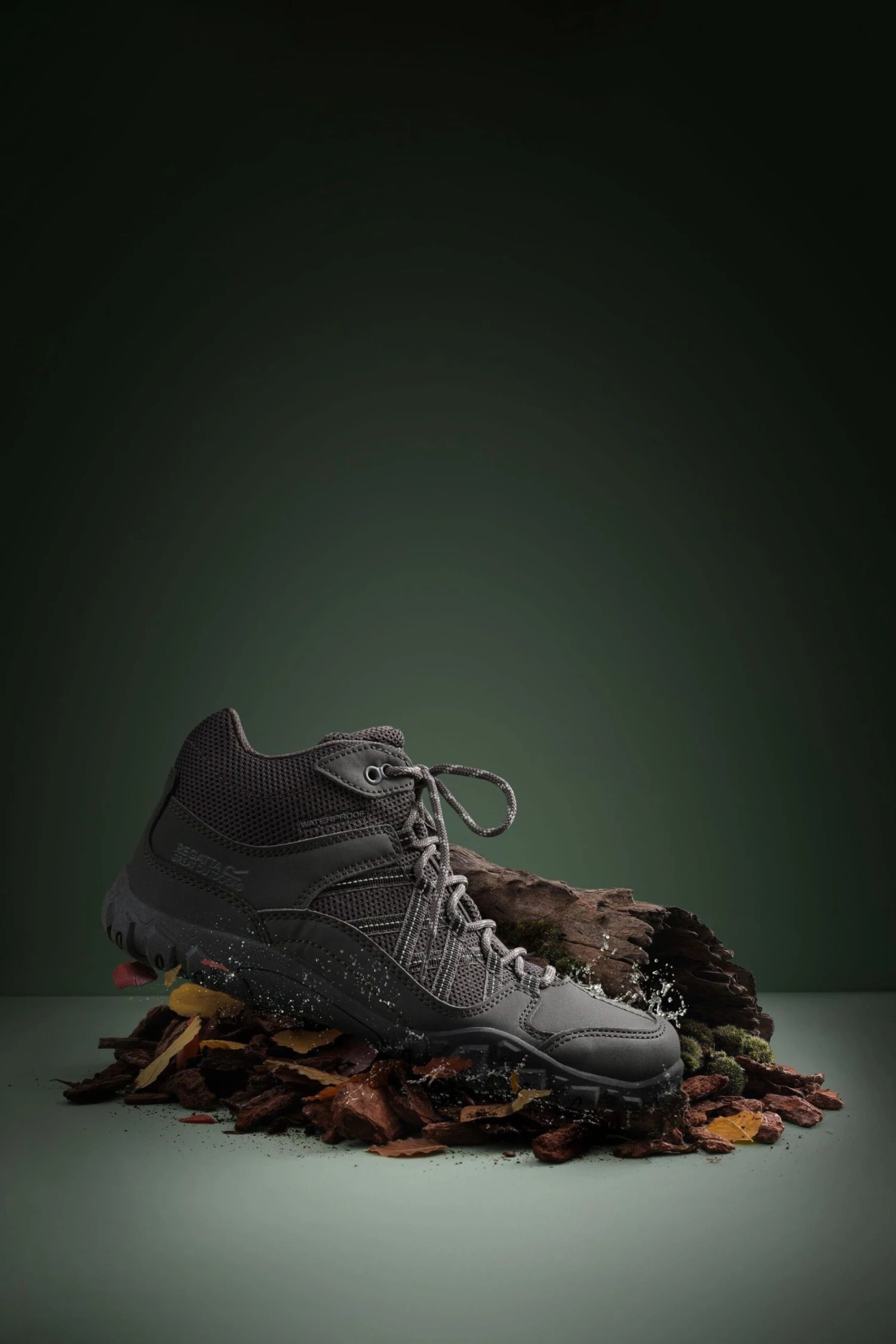 Regatta Lady Edgepoint Waterproof Walking Boots - Image 2