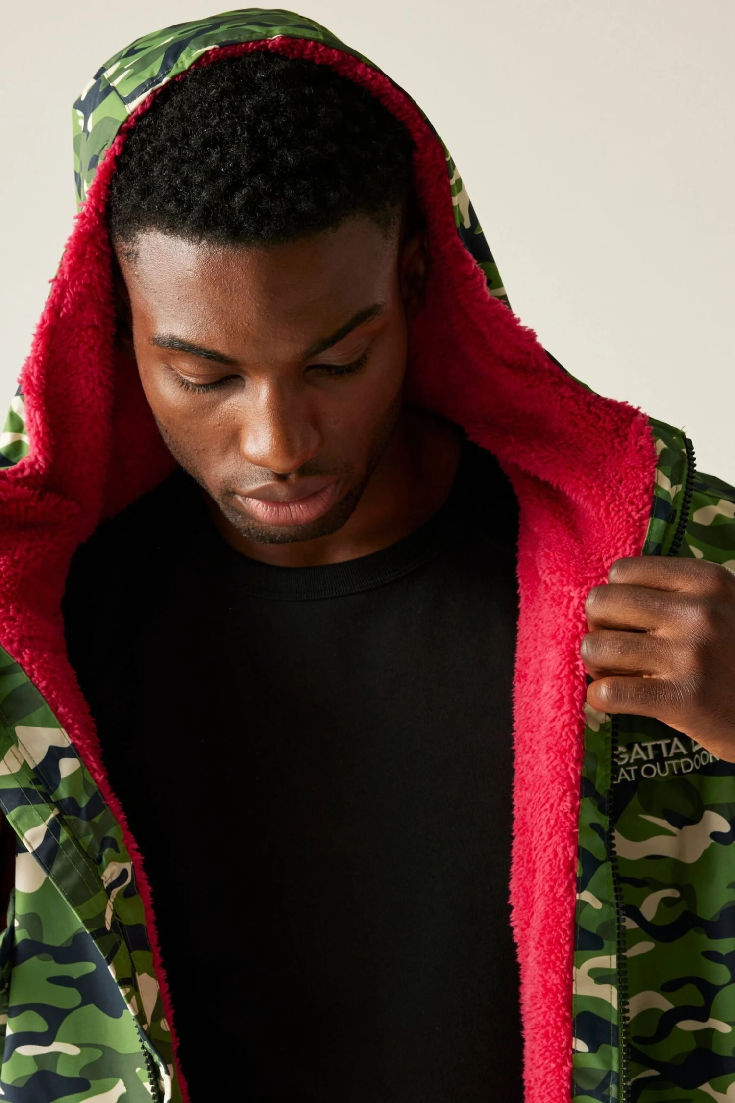 Regatta Adult Waterproof Changing Robe - Image 5